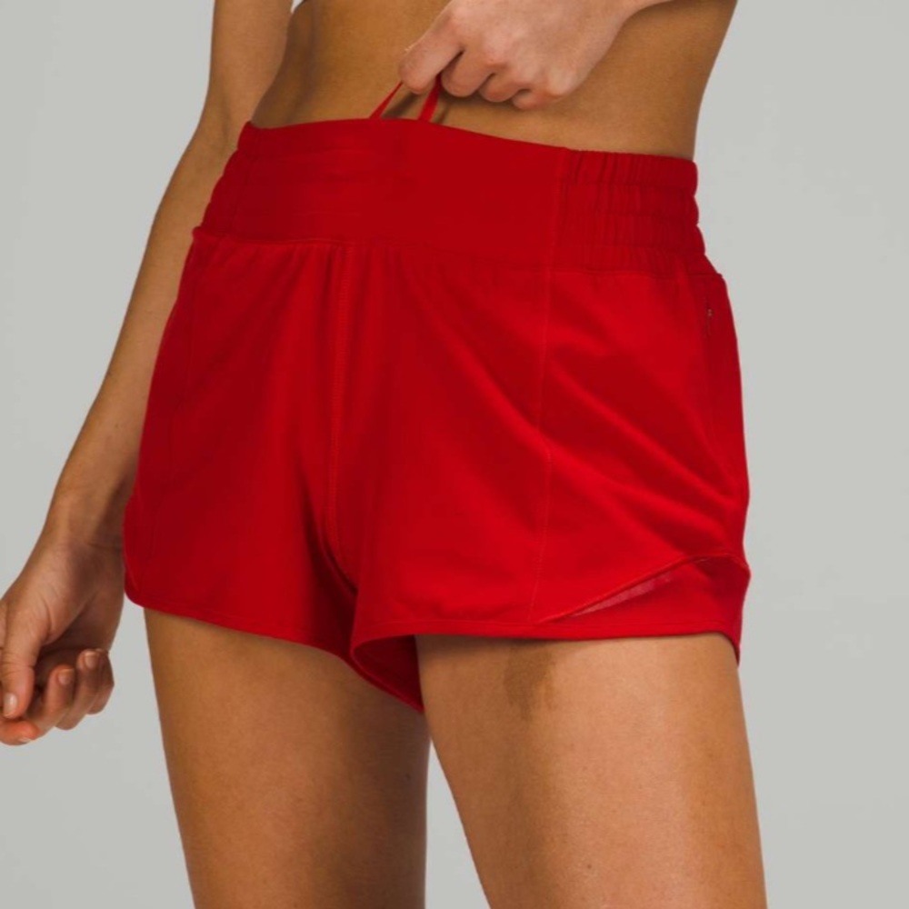 Lululemon Hotty Hot High-Rise Short 2.5"